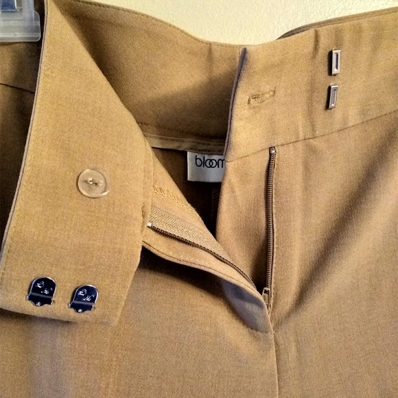 Bloomingdale's Beige Petite Dress Pants - Picture 7 of 9